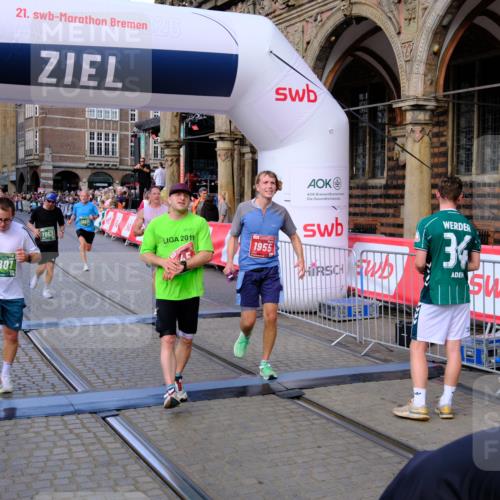 13.09.2026 - 21. swb-Marathon Bremen Tim E. http://msf.ph/oto/10380857 13.09.2026 13:16:48 Ziel 792, 816, 985, 1076, 1162, 2604, 5255, 5554, 5963, 6367, 7053, 7603, 7801, 8171, 8288 meine-sportfotos.de