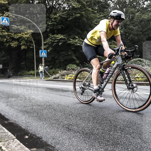 13.09.2026 - Stadtparktriathlon H.Heesch http://msf.ph/oto/10380877 13.09.2026 10:24:05 Radfahren 295 meine-sportfotos.de