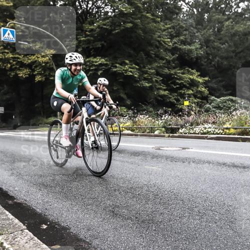 13.09.2026 - Stadtparktriathlon H.Heesch http://msf.ph/oto/10380891 13.09.2026 10:24:14 Radfahren 306, 320, 409 meine-sportfotos.de