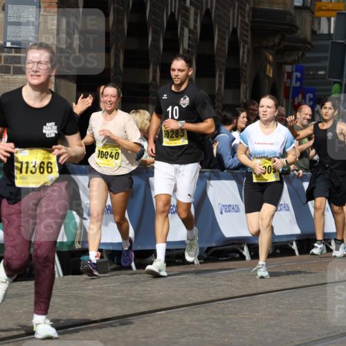 13.09.2026 - 21. swb-Marathon Bremen Strokosch-Dieckow http://msf.ph/oto/10380912 13.09.2026 11:04:52 Ziel 10160, 10245, 10481, 10526, 10711, 10755, 10877, 11114, 11214, 11215, 11248, 11364, 11410, 11592, 11740, 11761, 11991, 12009, 12929, 10370, 10465, 10718, 10741, 10850, 10975, 11133, 11281, 11939, 12002, 12064, 12099, 12235, 12522 meine-sportfotos.de