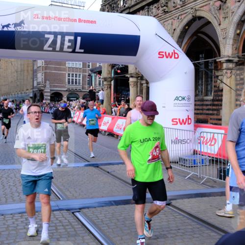 13.09.2026 - 21. swb-Marathon Bremen Tim E. http://msf.ph/oto/10380917 13.09.2026 13:16:49 Ziel 792, 816, 985, 1076, 1162, 2474, 2604, 5255, 5554, 5963, 6367, 7053, 7603, 7801, 7875, 8171, 8288 meine-sportfotos.de