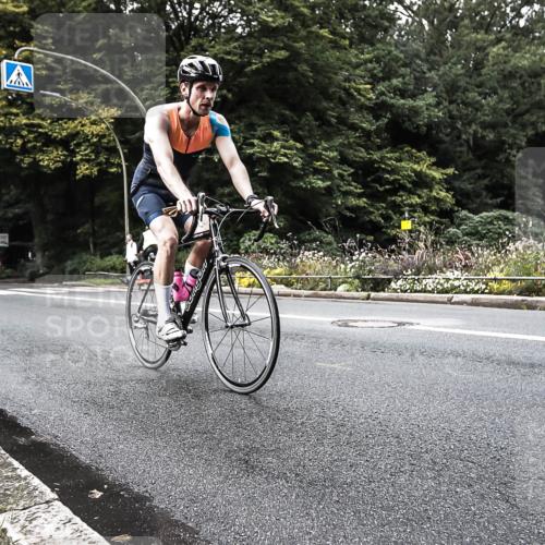13.09.2026 - Stadtparktriathlon H.Heesch http://msf.ph/oto/10380919 13.09.2026 10:55:56 Radfahren 351, 493, 498, 547 meine-sportfotos.de