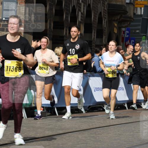 13.09.2026 - 21. swb-Marathon Bremen Strokosch-Dieckow http://msf.ph/oto/10380928 13.09.2026 11:04:52 Ziel 10160, 10245, 10481, 10526, 10711, 10755, 10877, 11114, 11214, 11215, 11248, 11364, 11410, 11592, 11740, 11761, 11991, 12009, 12929, 10370, 10465, 10718, 10741, 10850, 10975, 11133, 11281, 11939, 12002, 12064, 12099, 12235, 12522 meine-sportfotos.de
