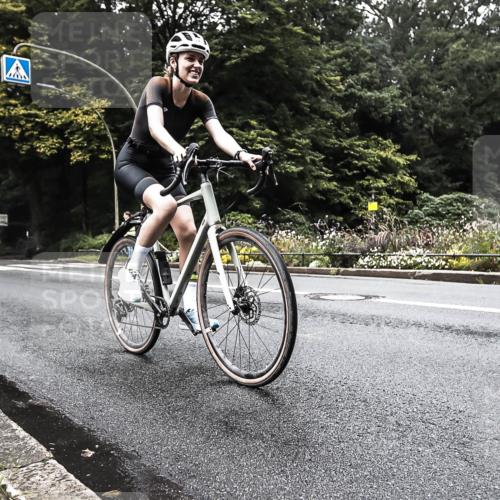 13.09.2026 - Stadtparktriathlon H.Heesch http://msf.ph/oto/10380937 13.09.2026 10:24:52 Radfahren 443 meine-sportfotos.de