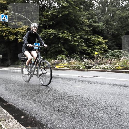 13.09.2026 - Stadtparktriathlon H.Heesch http://msf.ph/oto/10380942 13.09.2026 10:24:54 Radfahren 427, 430, 443 meine-sportfotos.de