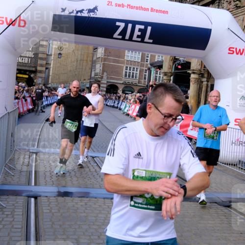 13.09.2026 - 21. swb-Marathon Bremen Tim E. http://msf.ph/oto/10380945 13.09.2026 13:16:51 Ziel 696, 816, 985, 1076, 1162, 2474, 2604, 4485, 5255, 5963, 6367, 7053, 7603, 7801, 7875, 8171, 8288 meine-sportfotos.de