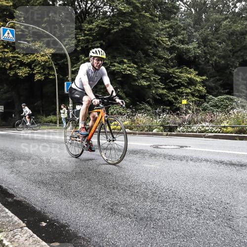 13.09.2026 - Stadtparktriathlon H.Heesch http://msf.ph/oto/10380968 13.09.2026 10:24:57 Radfahren 227, 427, 430 meine-sportfotos.de