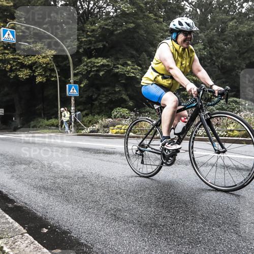 13.09.2026 - Stadtparktriathlon H.Heesch http://msf.ph/oto/10380985 13.09.2026 10:25:27 Radfahren 241, 317, 777 meine-sportfotos.de