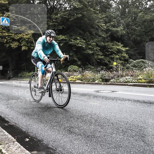13.09.2026 - Stadtparktriathlon H.Heesch http://msf.ph/oto/10380999 13.09.2026 10:25:32 Radfahren 241, 317, 370 meine-sportfotos.de