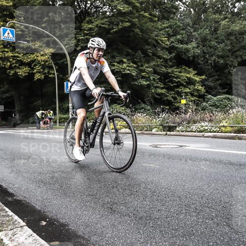 13.09.2026 - Stadtparktriathlon H.Heesch http://msf.ph/oto/10381017 13.09.2026 10:56:38 Radfahren 670, 679, 688 meine-sportfotos.de