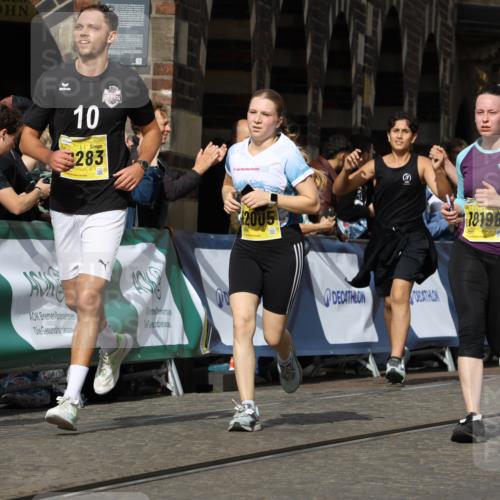 13.09.2026 - 21. swb-Marathon Bremen Strokosch-Dieckow http://msf.ph/oto/10381022 13.09.2026 11:04:54 Ziel 10160, 10245, 10481, 10711, 10755, 10877, 11114, 11248, 11364, 11366, 11410, 11592, 11705, 11761, 11991, 12009, 12929, 10370, 10465, 10718, 10741, 10800, 10850, 10975, 11105, 11281, 11584, 11722, 11900, 11939, 12002, 12064, 12099, 12235, 12335, 12522 meine-sportfotos.de