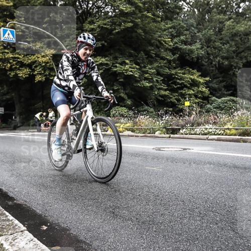 13.09.2026 - Stadtparktriathlon H.Heesch http://msf.ph/oto/10381031 13.09.2026 10:56:47 Radfahren 362, 376, 443 meine-sportfotos.de