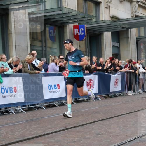 13.09.2026 - 21. swb-Marathon Bremen Strokosch-Dieckow http://msf.ph/oto/10381061 13.09.2026 12:44:21 Ziel 289, 6485, 798, 1313, 1490, 2044, 6507 meine-sportfotos.de