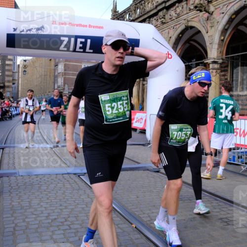 13.09.2026 - 21. swb-Marathon Bremen Tim E. http://msf.ph/oto/10381072 13.09.2026 13:17:02 Ziel 472, 675, 696, 734, 816, 827, 985, 2473, 2474, 2809, 3716, 3961, 4135, 4137, 4485, 5255, 5772, 6049, 6367, 6531, 6535, 7297, 7387, 7875 meine-sportfotos.de