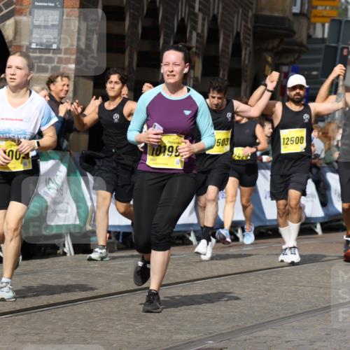 13.09.2026 - 21. swb-Marathon Bremen Strokosch-Dieckow http://msf.ph/oto/10381109 13.09.2026 11:04:55 Ziel 10160, 10481, 10711, 10755, 10877, 11114, 11248, 11364, 11366, 11410, 11592, 11705, 11761, 11991, 12009, 12929, 10370, 10465, 10718, 10741, 10800, 10850, 10975, 11105, 11281, 11584, 11722, 11900, 11939, 12002, 12064, 12099, 12235, 12335, 12522 meine-sportfotos.de
