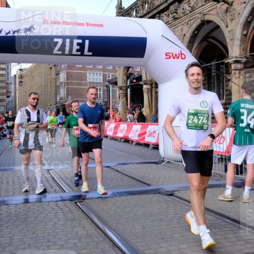 13.09.2026 - 21. swb-Marathon Bremen Tim E. http://msf.ph/oto/10381137 13.09.2026 13:17:04 Ziel 385, 472, 675, 696, 734, 816, 827, 985, 1970, 2319, 2473, 2474, 2809, 3716, 3961, 4135, 4137, 4485, 5255, 5772, 6049, 6531, 6535, 6819, 7297, 7387, 7875 meine-sportfotos.de