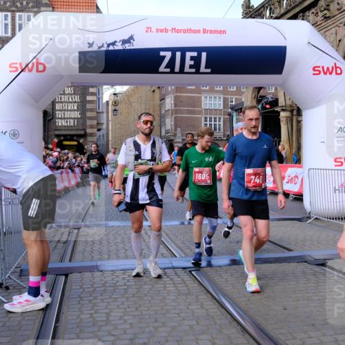 13.09.2026 - 21. swb-Marathon Bremen Tim E. http://msf.ph/oto/10381151 13.09.2026 13:17:05 Ziel 385, 472, 675, 696, 734, 827, 985, 1970, 2319, 2473, 2474, 2809, 3716, 3961, 4135, 4137, 4485, 5255, 5772, 6049, 6531, 6535, 6819, 7297, 7387, 7875 meine-sportfotos.de