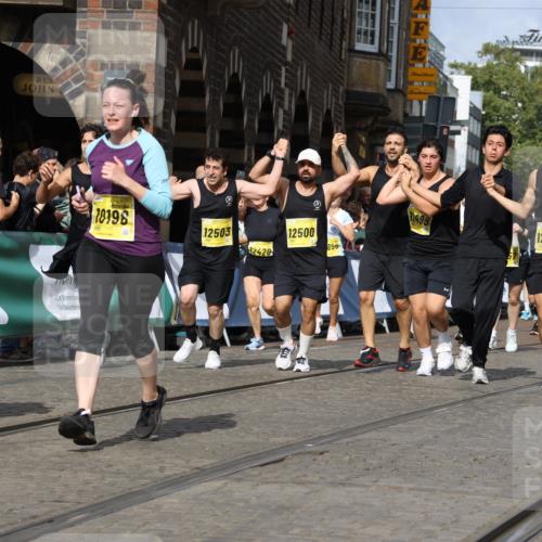 13.09.2026 - 21. swb-Marathon Bremen Strokosch-Dieckow http://msf.ph/oto/10381181 13.09.2026 11:04:56 Ziel 10160, 10283, 10481, 10711, 10755, 10877, 11114, 11364, 11366, 11592, 11705, 11761, 11991, 10370, 10465, 10718, 10800, 10850, 10975, 11105, 11281, 11584, 11722, 11900, 12002, 12064, 12099, 12235, 12335, 12522 meine-sportfotos.de