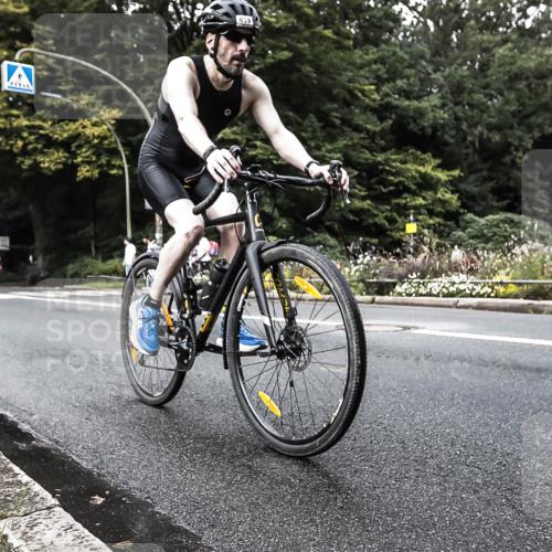 13.09.2026 - Stadtparktriathlon H.Heesch http://msf.ph/oto/10381182 13.09.2026 10:58:26 Radfahren 422, 639, 686 meine-sportfotos.de