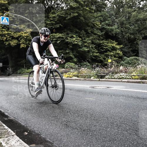 13.09.2026 - Stadtparktriathlon H.Heesch http://msf.ph/oto/10381187 13.09.2026 10:58:28 Radfahren 386, 422, 639, 686 meine-sportfotos.de