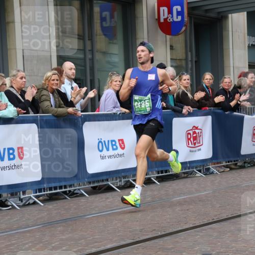 13.09.2026 - 21. swb-Marathon Bremen Strokosch-Dieckow http://msf.ph/oto/10381199 13.09.2026 12:44:36 Ziel 289, 322, 814, 1187, 1840, 4474, 6485, 8285, 2044, 6507 meine-sportfotos.de