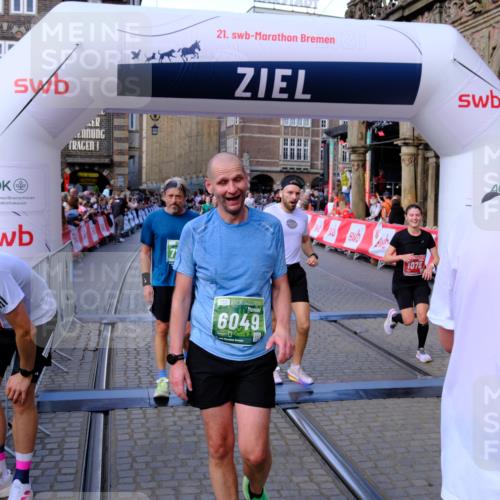 13.09.2026 - 21. swb-Marathon Bremen Tim E. http://msf.ph/oto/10381204 13.09.2026 13:17:18 Ziel 385, 1970, 2052, 2319, 3246, 3706, 3961, 4137, 4156, 6049, 6624, 6704, 6819, 6953, 7284, 7297, 7387, 8111, 8418, 8858 meine-sportfotos.de