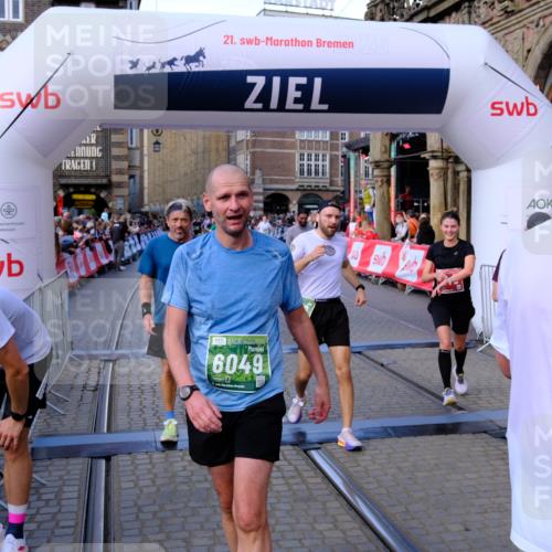 13.09.2026 - 21. swb-Marathon Bremen Tim E. http://msf.ph/oto/10381220 13.09.2026 13:17:19 Ziel 385, 1970, 2052, 2319, 3246, 3706, 3961, 4156, 6049, 6624, 6704, 6819, 6953, 7284, 7297, 8111, 8418, 8858 meine-sportfotos.de