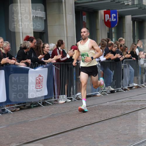 13.09.2026 - 21. swb-Marathon Bremen Strokosch-Dieckow http://msf.ph/oto/10381298 13.09.2026 12:44:44 Ziel 322, 814, 1187, 1544, 1840, 4474, 8285, 289, 6485 meine-sportfotos.de