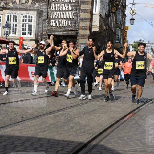13.09.2026 - 21. swb-Marathon Bremen Strokosch-Dieckow http://msf.ph/oto/10381305 13.09.2026 11:04:59 Ziel 10160, 10198, 10283, 10481, 10711, 10877, 10940, 11006, 11114, 11364, 11366, 11592, 11705, 11761, 11991, 12005, 12493, 12495, 12498, 12500, 12502, 12563, 10370, 10465, 10576, 10718, 10800, 10850, 10975, 10995, 11102, 11105, 11157, 11218, 11281, 11326, 11584, 11616, 11722, 11900, 12002, 12011, 12064, 12079, 12080, 12099, 12335 meine-sportfotos.de