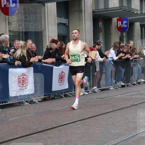 13.09.2026 - 21. swb-Marathon Bremen Strokosch-Dieckow http://msf.ph/oto/10381314 13.09.2026 12:44:44 Ziel 322, 814, 1187, 1544, 1840, 4474, 8285, 289, 6485 meine-sportfotos.de