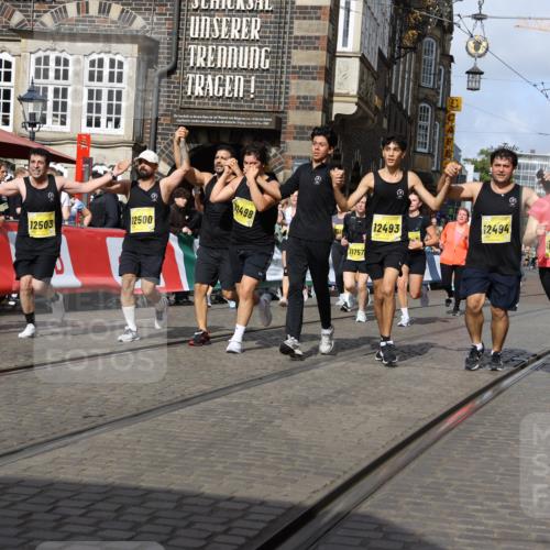 13.09.2026 - 21. swb-Marathon Bremen Strokosch-Dieckow http://msf.ph/oto/10381321 13.09.2026 11:04:59 Ziel 10160, 10198, 10283, 10481, 10711, 10877, 10940, 11006, 11114, 11364, 11366, 11592, 11705, 11761, 11991, 12005, 12493, 12495, 12498, 12500, 12502, 12563, 10370, 10465, 10576, 10718, 10800, 10850, 10975, 10995, 11102, 11105, 11157, 11218, 11281, 11326, 11584, 11616, 11722, 11900, 12002, 12011, 12064, 12079, 12080, 12099, 12335 meine-sportfotos.de