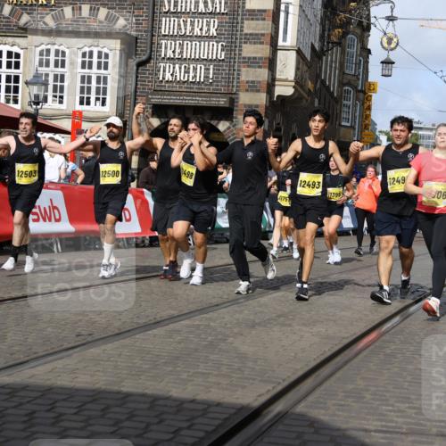 13.09.2026 - 21. swb-Marathon Bremen Strokosch-Dieckow http://msf.ph/oto/10381352 13.09.2026 11:04:59 Ziel 10160, 10198, 10283, 10481, 10711, 10877, 10940, 11006, 11114, 11364, 11366, 11592, 11705, 11761, 11991, 12005, 12493, 12495, 12498, 12500, 12502, 12563, 10370, 10465, 10576, 10718, 10800, 10850, 10975, 10995, 11102, 11105, 11157, 11218, 11281, 11326, 11584, 11616, 11722, 11900, 12002, 12011, 12064, 12079, 12080, 12099, 12335 meine-sportfotos.de
