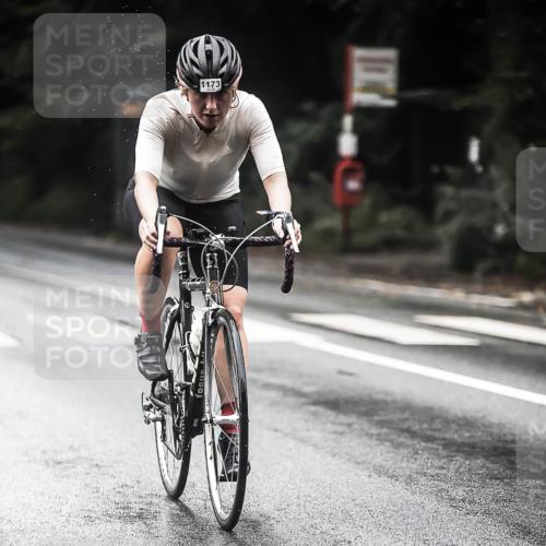 13.09.2026 - Stadtparktriathlon H.Heesch http://msf.ph/oto/10381372 13.09.2026 12:27:19 Radfahren 1033, 1173 meine-sportfotos.de