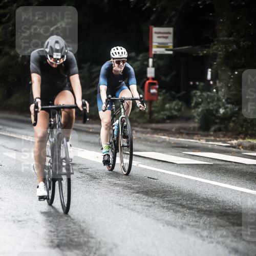 13.09.2026 - Stadtparktriathlon H.Heesch http://msf.ph/oto/10381434 13.09.2026 12:27:27 Radfahren 1033, 1077, 1153, 1169 meine-sportfotos.de