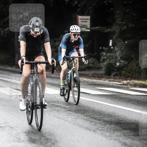 13.09.2026 - Stadtparktriathlon H.Heesch http://msf.ph/oto/10381437 13.09.2026 12:27:27 Radfahren 1033, 1077, 1153, 1169 meine-sportfotos.de