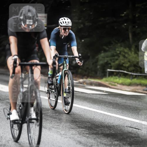 13.09.2026 - Stadtparktriathlon H.Heesch http://msf.ph/oto/10381446 13.09.2026 12:27:27 Radfahren 1033, 1077, 1153, 1169 meine-sportfotos.de