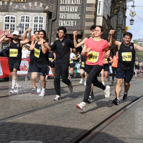 13.09.2026 - 21. swb-Marathon Bremen Strokosch-Dieckow http://msf.ph/oto/10381512 13.09.2026 11:04:59 Ziel 10160, 10198, 10283, 10481, 10711, 10877, 10940, 11006, 11114, 11364, 11366, 11592, 11705, 11761, 11991, 12005, 12493, 12495, 12498, 12500, 12502, 12563, 10370, 10465, 10576, 10718, 10800, 10850, 10975, 10995, 11102, 11105, 11157, 11218, 11281, 11326, 11584, 11616, 11722, 11900, 12002, 12011, 12064, 12079, 12080, 12099, 12335 meine-sportfotos.de