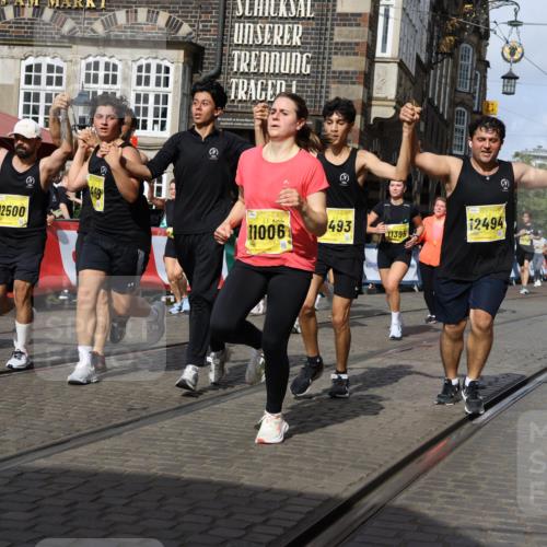 13.09.2026 - 21. swb-Marathon Bremen Strokosch-Dieckow http://msf.ph/oto/10381554 13.09.2026 11:05:00 Ziel 10160, 10198, 10283, 10481, 10711, 10877, 10940, 11006, 11114, 11364, 11366, 11592, 11705, 11761, 11991, 12005, 12493, 12495, 12498, 12500, 12502, 12563, 10370, 10576, 10718, 10800, 10995, 11102, 11105, 11157, 11218, 11281, 11326, 11584, 11616, 11722, 11900, 12002, 12011, 12064, 12079, 12080, 12099, 12335 meine-sportfotos.de