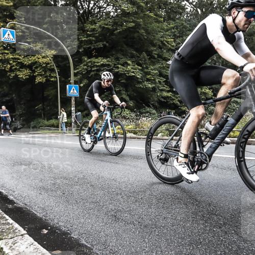 13.09.2026 - Stadtparktriathlon H.Heesch http://msf.ph/oto/10381572 13.09.2026 11:00:23 Radfahren 529, 553 meine-sportfotos.de