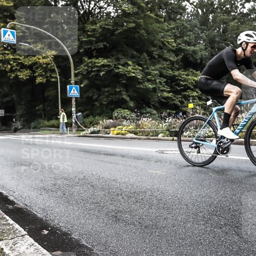 13.09.2026 - Stadtparktriathlon H.Heesch http://msf.ph/oto/10381578 13.09.2026 11:00:23 Radfahren 529, 553 meine-sportfotos.de