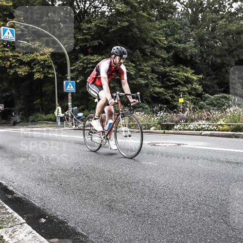 13.09.2026 - Stadtparktriathlon H.Heesch http://msf.ph/oto/10381596 13.09.2026 11:00:32 Radfahren 401, 471, 479, 569, 684 meine-sportfotos.de