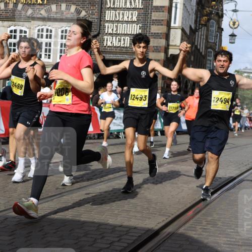 13.09.2026 - 21. swb-Marathon Bremen Strokosch-Dieckow http://msf.ph/oto/10381601 13.09.2026 11:05:00 Ziel 10160, 10198, 10283, 10481, 10711, 10877, 10940, 11006, 11114, 11364, 11366, 11592, 11705, 11761, 11991, 12005, 12493, 12495, 12498, 12500, 12502, 12563, 10370, 10576, 10718, 10800, 10995, 11102, 11105, 11157, 11218, 11281, 11326, 11584, 11616, 11722, 11900, 12002, 12011, 12064, 12079, 12080, 12099, 12335 meine-sportfotos.de
