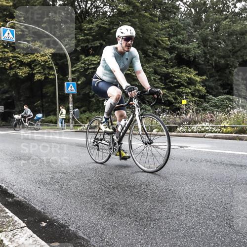 13.09.2026 - Stadtparktriathlon H.Heesch http://msf.ph/oto/10381619 13.09.2026 11:00:44 Radfahren 533, 579 meine-sportfotos.de