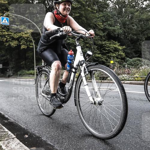 13.09.2026 - Stadtparktriathlon H.Heesch http://msf.ph/oto/10381644 13.09.2026 11:00:56 Radfahren 423, 484, 504, 566, 593, 616, 625 meine-sportfotos.de