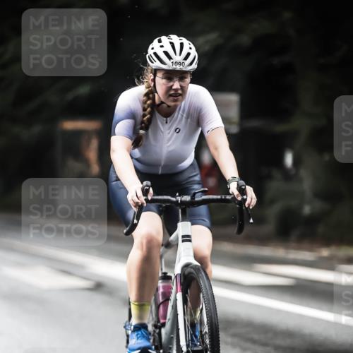 13.09.2026 - Stadtparktriathlon H.Heesch http://msf.ph/oto/10381650 13.09.2026 12:27:52 Radfahren 986, 1061, 1090, 1148, 1157 meine-sportfotos.de