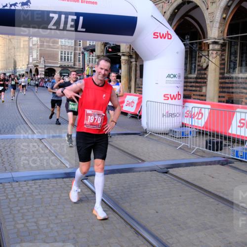 13.09.2026 - 21. swb-Marathon Bremen Tim E. http://msf.ph/oto/10381657 13.09.2026 13:17:47 Ziel 560, 842, 2008, 2234, 3148, 3760, 4171, 5041, 5550, 6095, 6734, 6803, 7901, 8100, 8250, 8253, 8446, 8532, 8714, 9075, 9400 meine-sportfotos.de