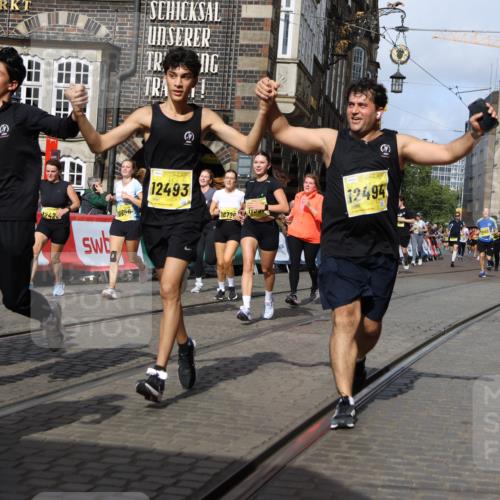 13.09.2026 - 21. swb-Marathon Bremen Strokosch-Dieckow http://msf.ph/oto/10381659 13.09.2026 11:05:00 Ziel 10160, 10198, 10283, 10481, 10711, 10877, 10940, 11006, 11114, 11364, 11366, 11592, 11705, 11761, 11991, 12005, 12493, 12495, 12498, 12500, 12502, 12563, 10370, 10576, 10718, 10800, 10995, 11102, 11105, 11157, 11218, 11281, 11326, 11584, 11616, 11722, 11900, 12002, 12011, 12064, 12079, 12080, 12099, 12335 meine-sportfotos.de