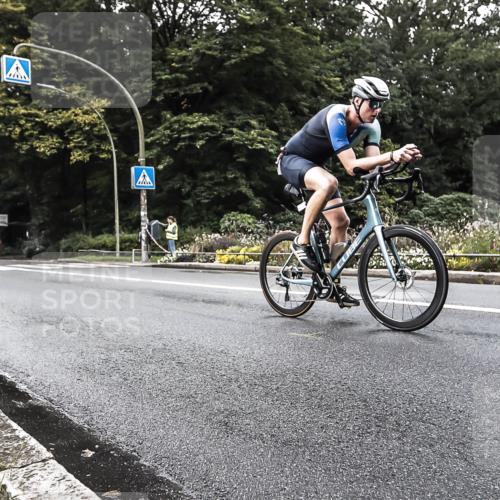 13.09.2026 - Stadtparktriathlon H.Heesch http://msf.ph/oto/10381670 13.09.2026 11:01:02 Radfahren 593, 622, 647 meine-sportfotos.de