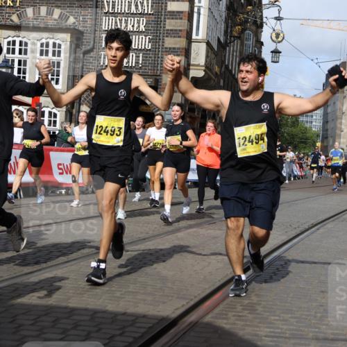 13.09.2026 - 21. swb-Marathon Bremen Strokosch-Dieckow http://msf.ph/oto/10381673 13.09.2026 11:05:00 Ziel 10160, 10198, 10283, 10481, 10711, 10877, 10940, 11006, 11114, 11364, 11366, 11592, 11705, 11761, 11991, 12005, 12493, 12495, 12498, 12500, 12502, 12563, 10370, 10576, 10718, 10800, 10995, 11102, 11105, 11157, 11218, 11281, 11326, 11584, 11616, 11722, 11900, 12002, 12011, 12064, 12079, 12080, 12099, 12335 meine-sportfotos.de
