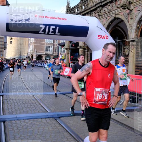 13.09.2026 - 21. swb-Marathon Bremen Tim E. http://msf.ph/oto/10381680 13.09.2026 13:17:48 Ziel 560, 771, 842, 1297, 2008, 2234, 3148, 3760, 4171, 5041, 5550, 6095, 6803, 7901, 8100, 8250, 8253, 8446, 8532, 8714, 9075, 9400 meine-sportfotos.de